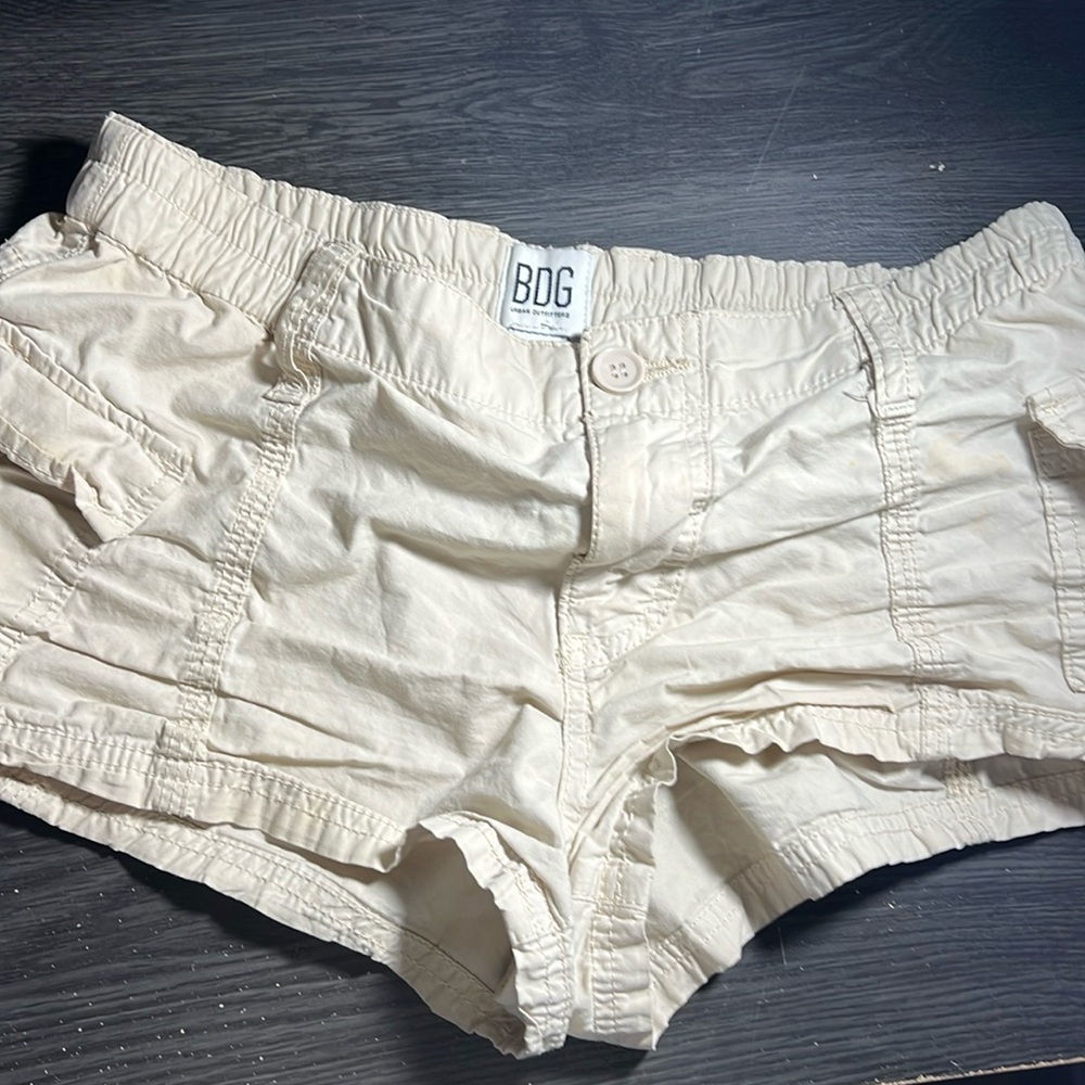 tan cargo shorts women